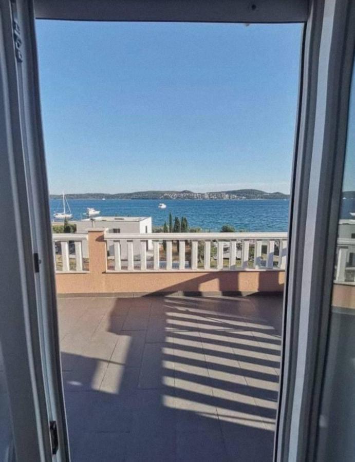 Apartment Lotus Трогір Екстер'єр фото