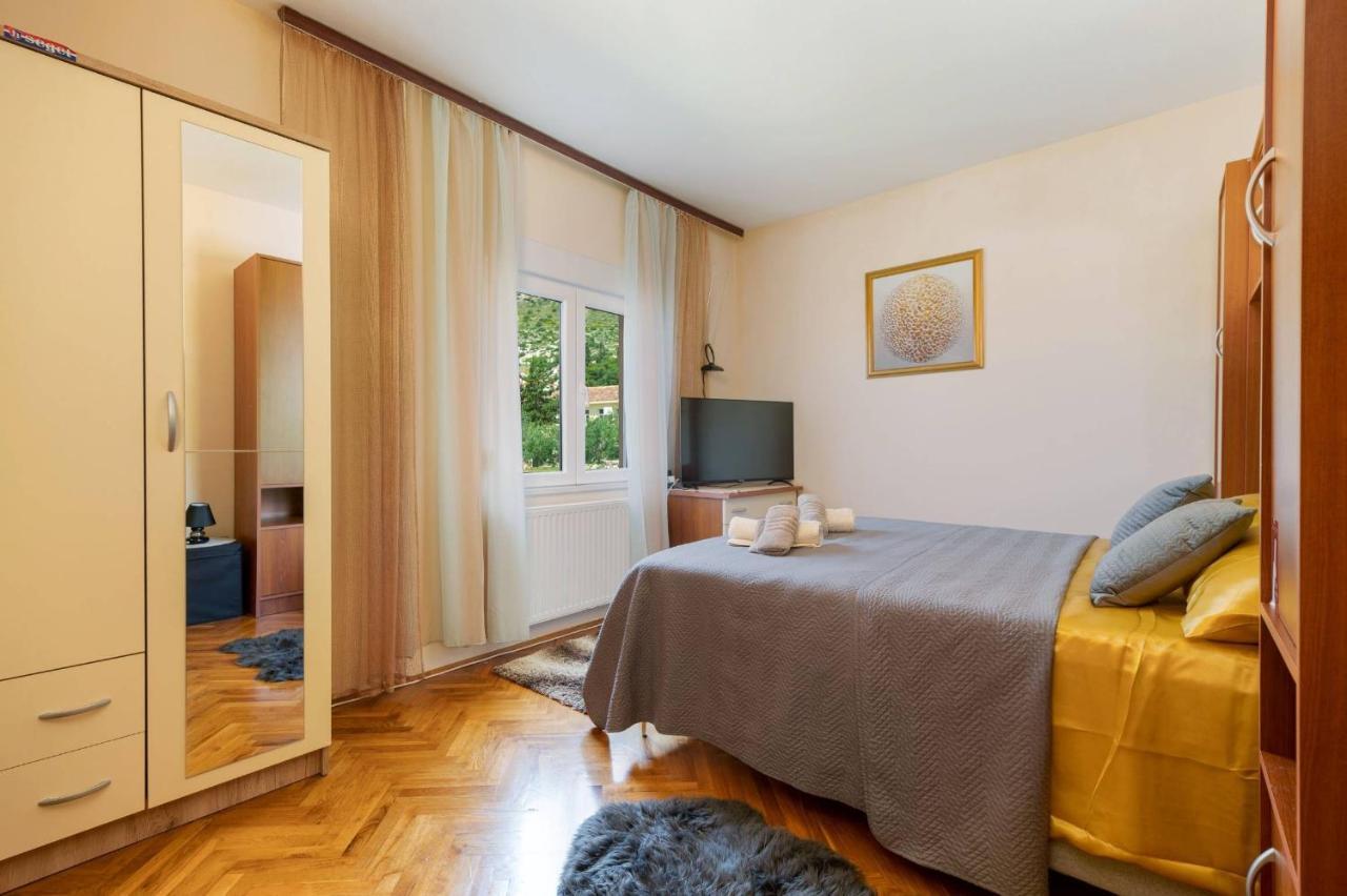 Apartment Lotus Трогір Екстер'єр фото