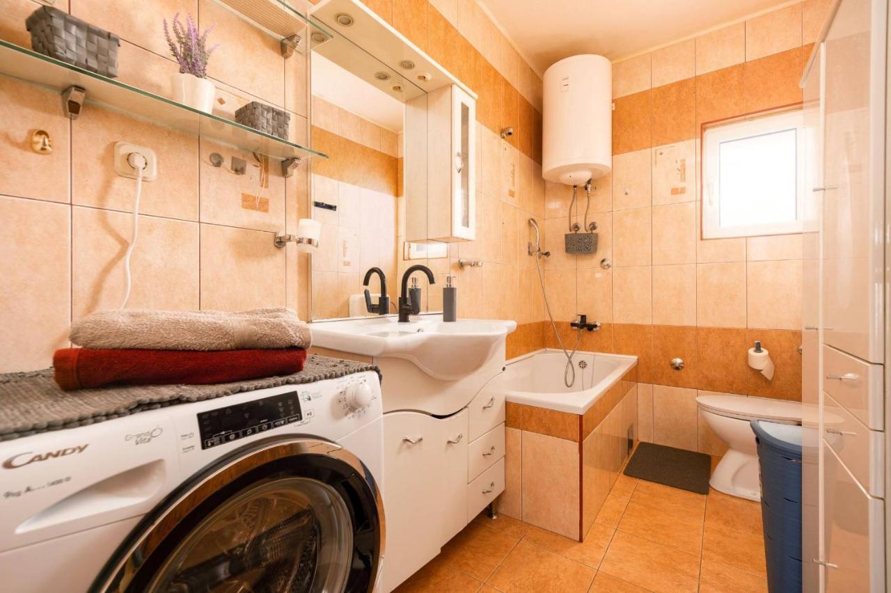 Apartment Lotus Трогір Екстер'єр фото