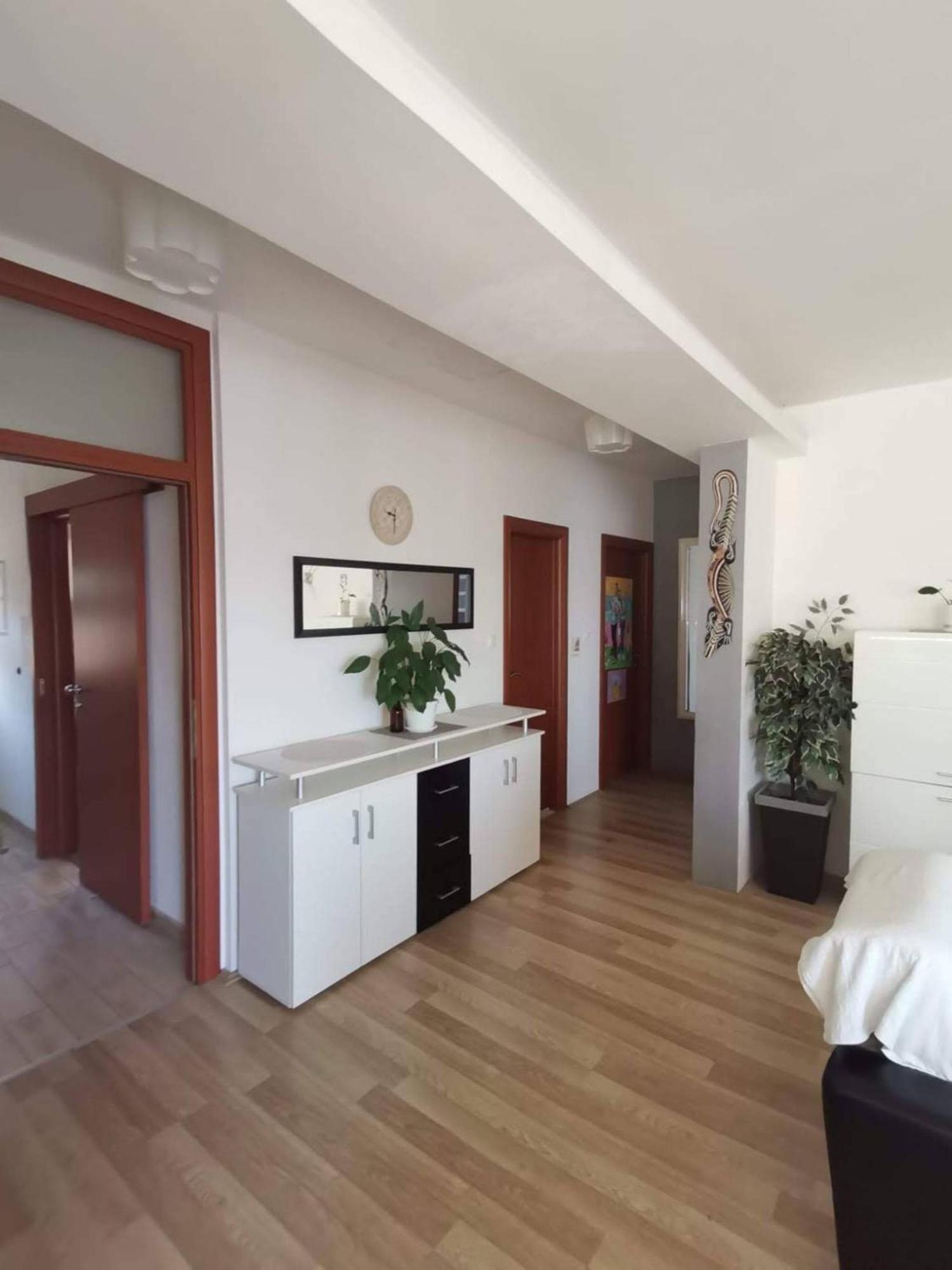 Apartment Lotus Трогір Номер фото